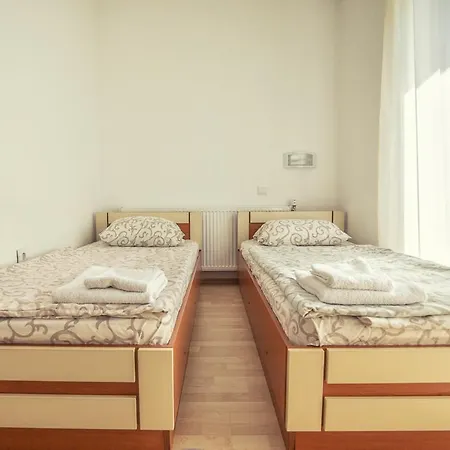 Adica Prenociste Sport Wellness Centar - Bazeni Hostel Ada